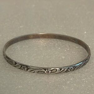 STERLING SILVER BANGLE